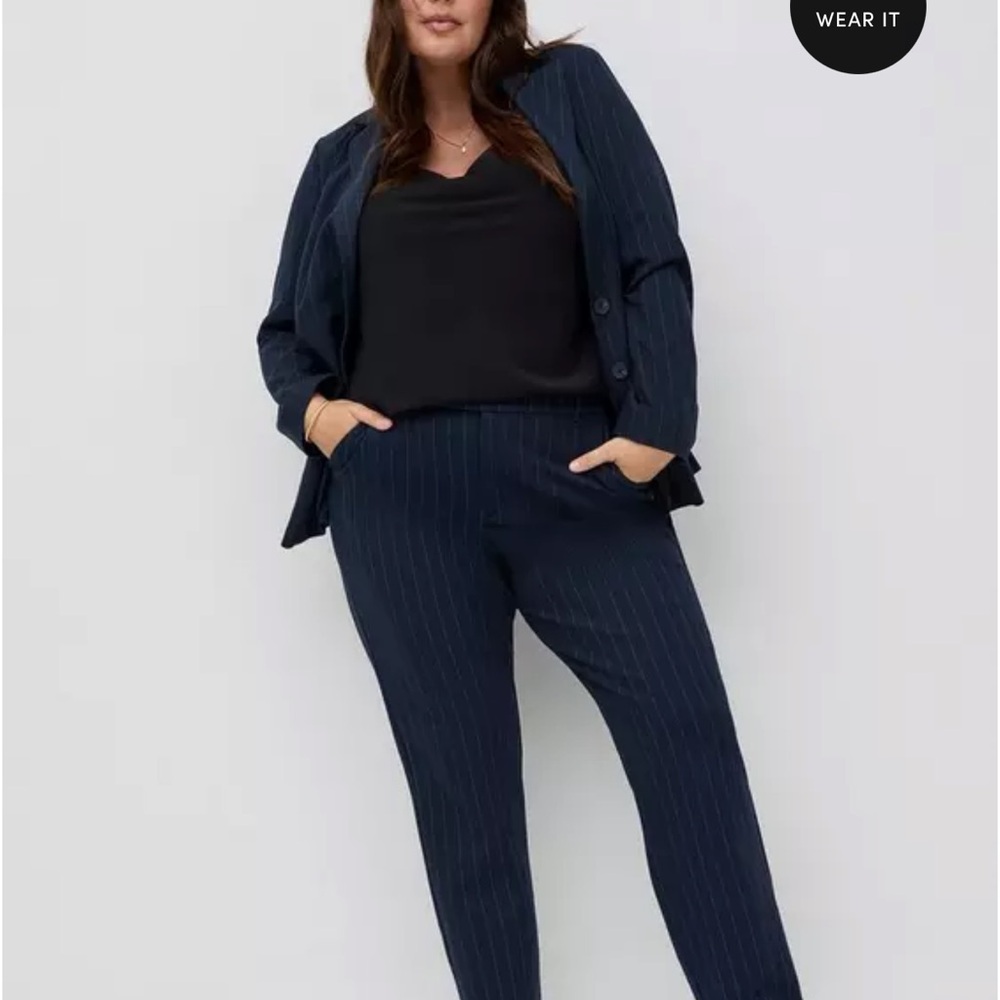 Women’s Torrid Classic Navy Pinstripe Trousers, size 26 - Picture 3 of 11